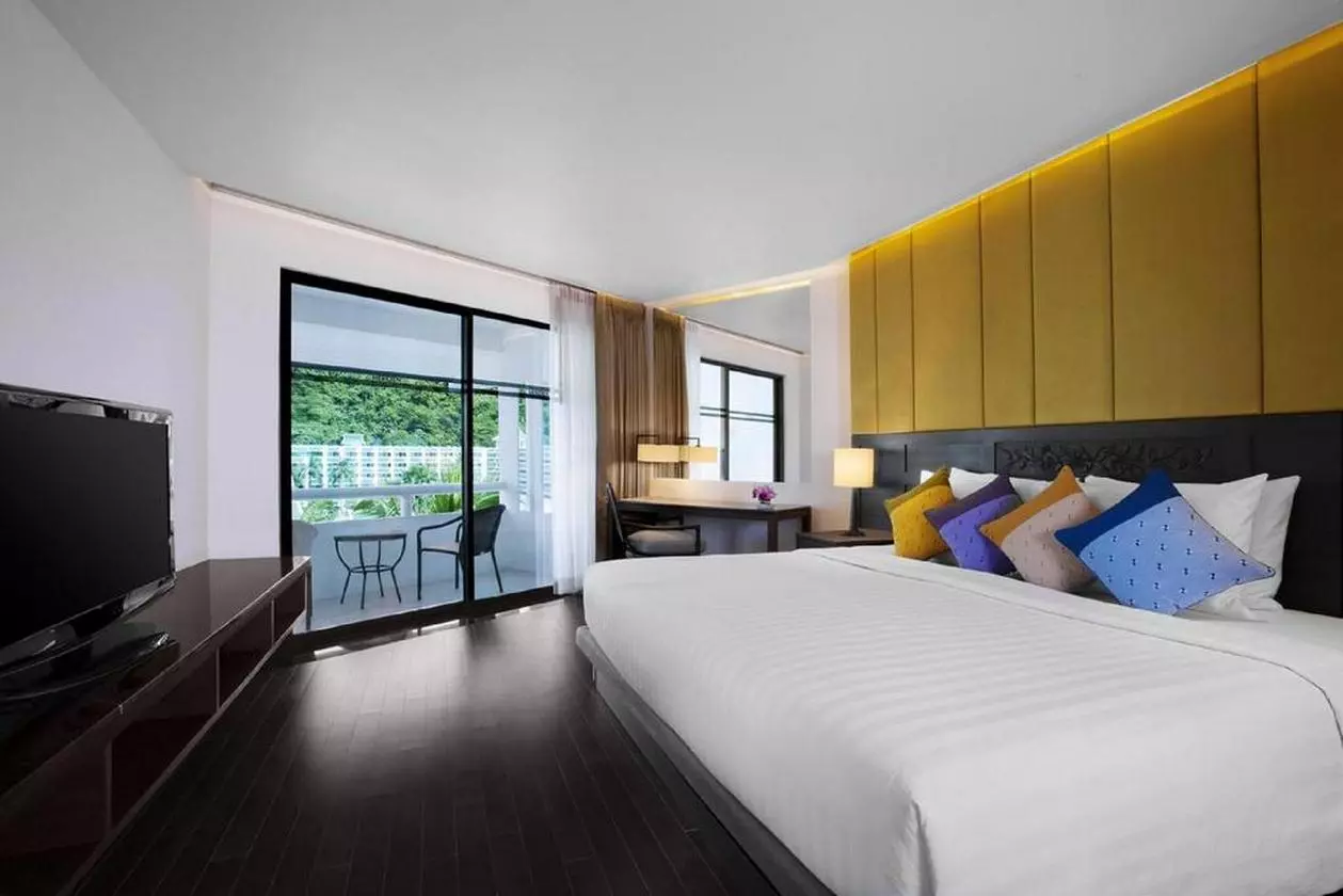 LEMERIDIENHKT_SHABAVIZPARVAZ (3).jpg